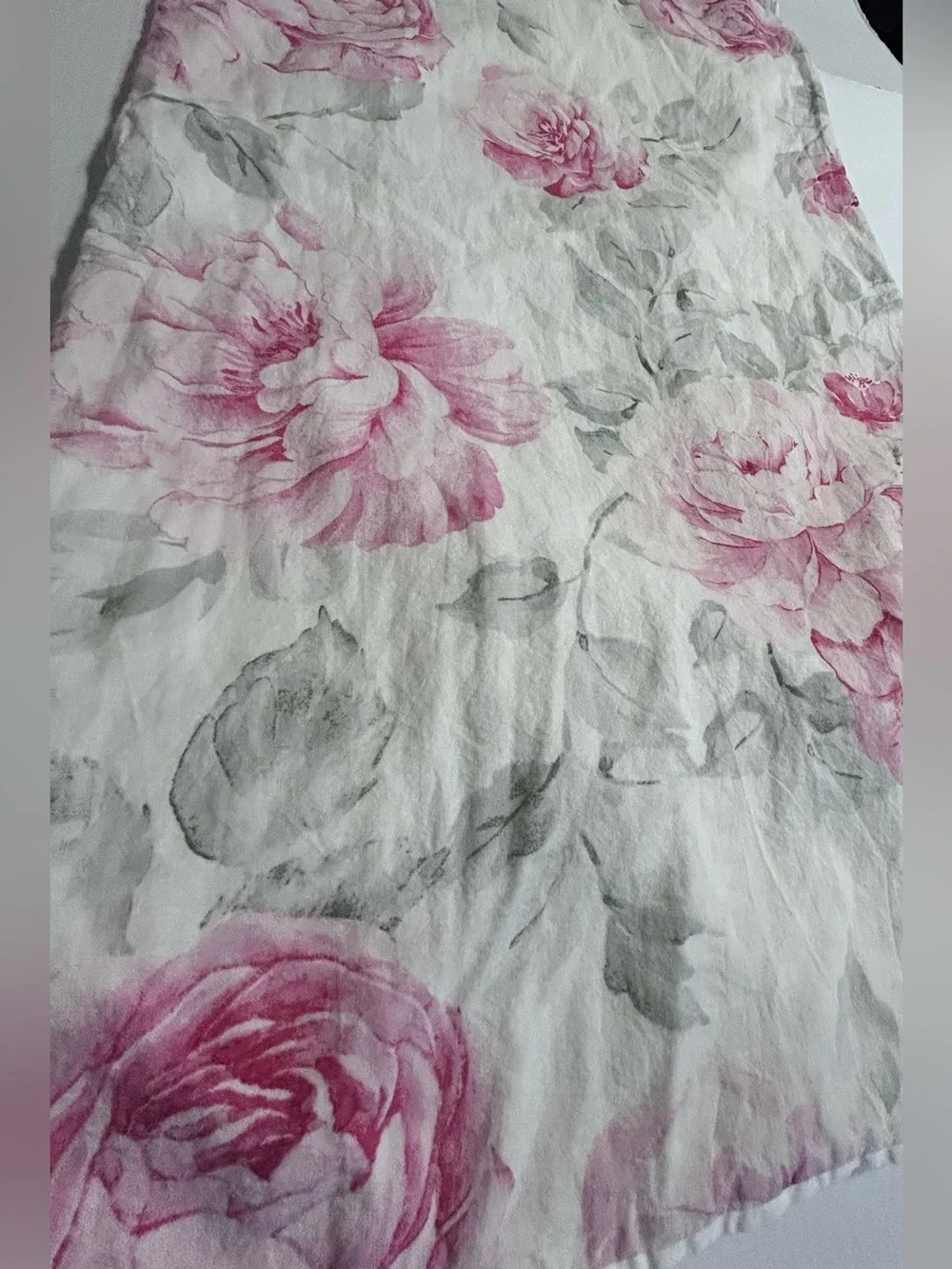 King Pillow Sham (1) Large Rose Pattern Linen Blend King  Sham. Envelope Closure